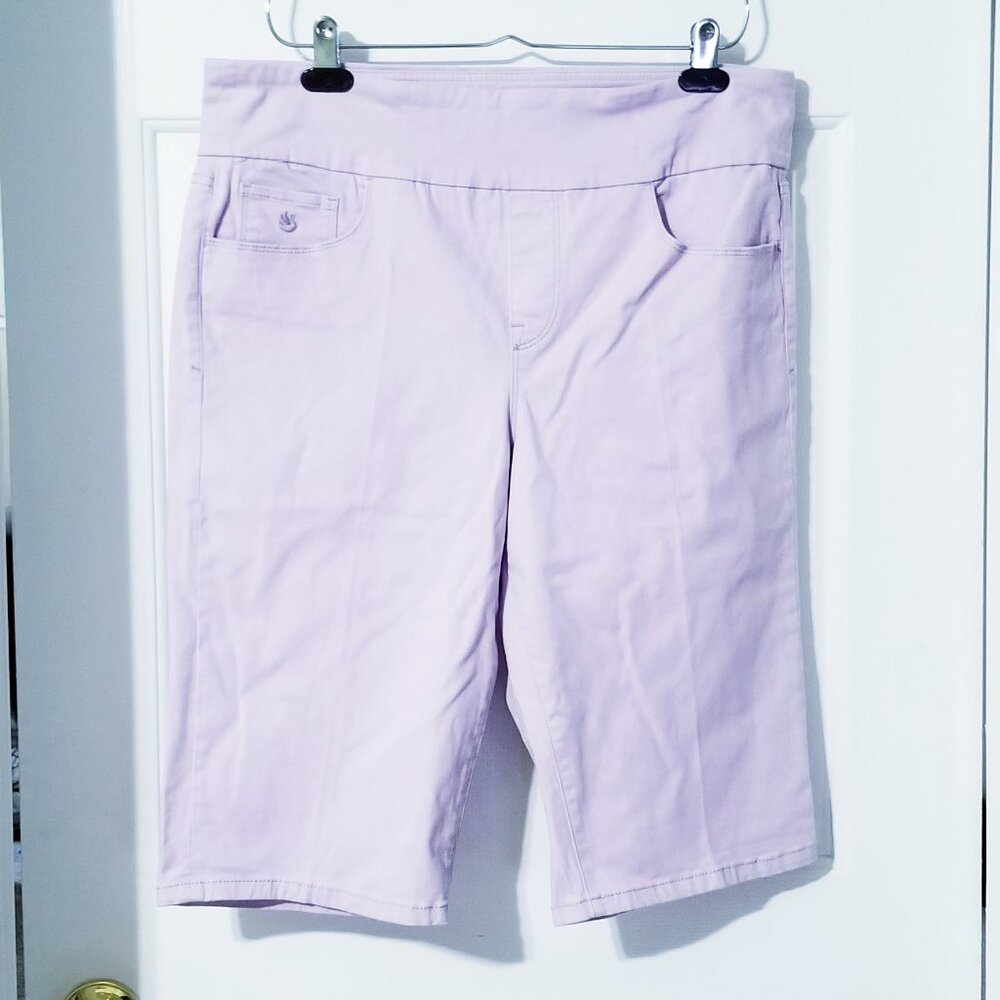 Gloria Vanderbilt Bermuda Shorts - Lilac Purple - Size 12